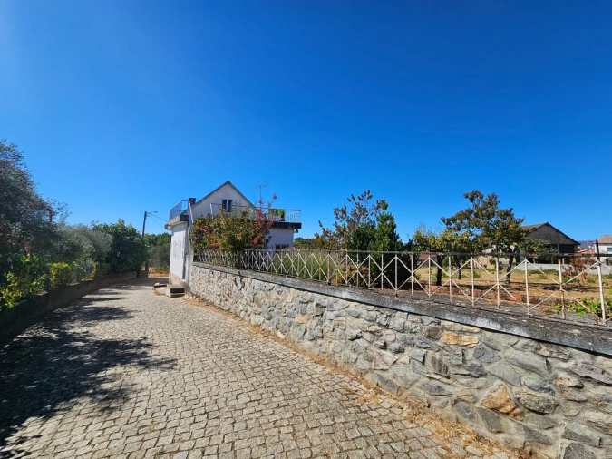 Moradia T3 para Venda em Parada e Faílde Foto 6