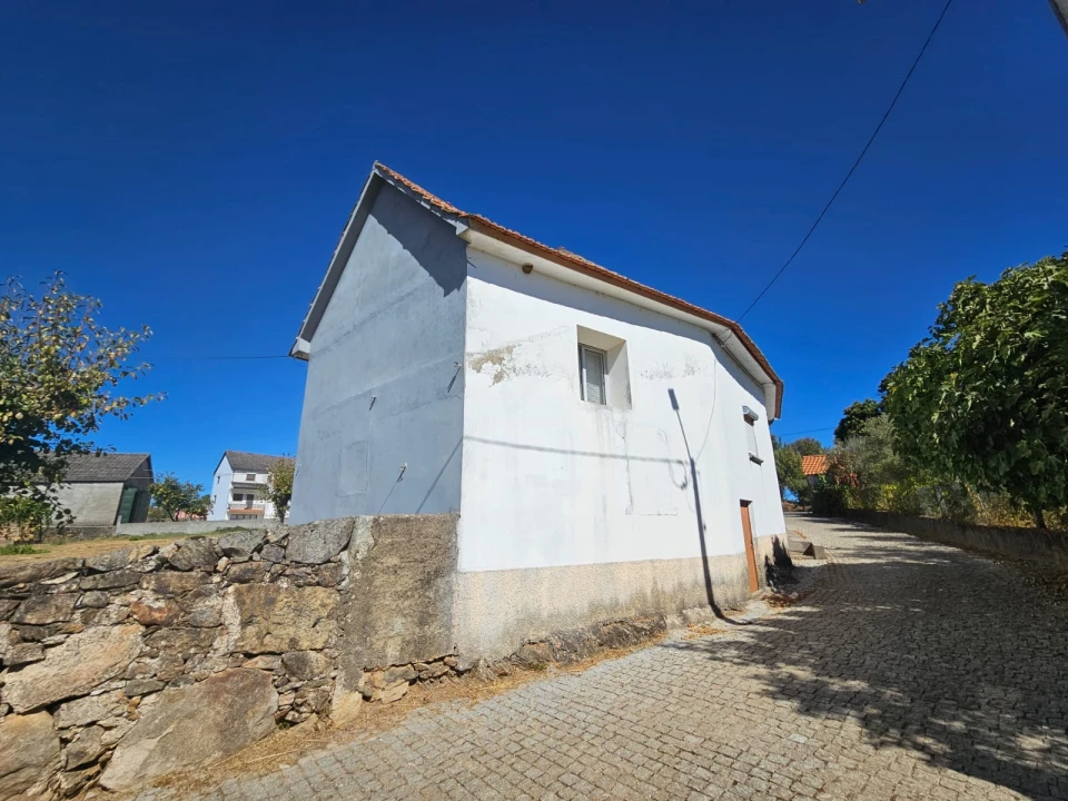 Moradia T3 para Venda em Parada e Faílde Foto 4