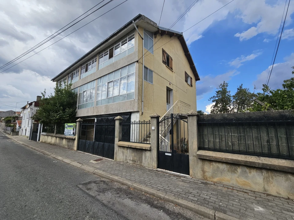 Moradia T10 para Venda em Sé, Santa Maria e Meixedo Foto 8