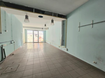 Loja para Arrendamento em Sé, Santa Maria e Meixedo