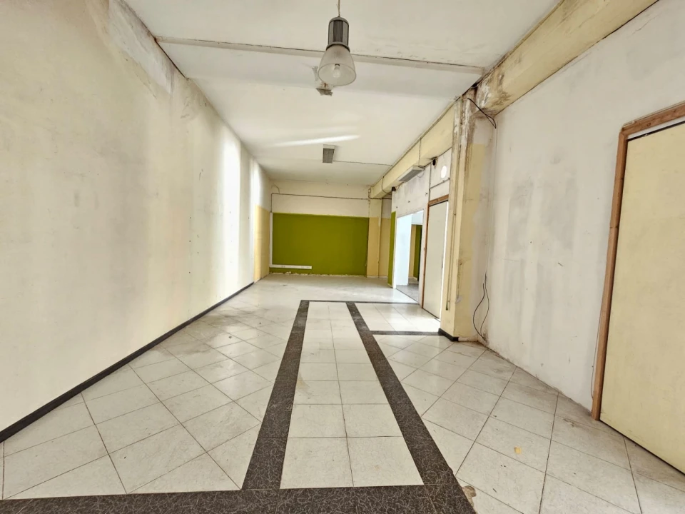 Loja para Arrendamento em Sé, Santa Maria e Meixedo Foto 11