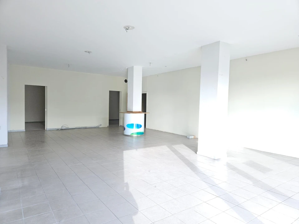 Loja para Arrendamento em Sé, Santa Maria e Meixedo Foto 3