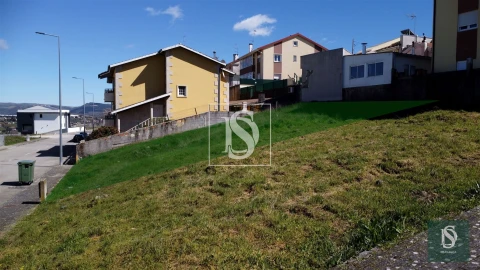 Terreno para Venda em Sé, Santa Maria e Meixedo