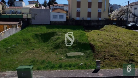 Terreno para Venda em Sé, Santa Maria e Meixedo