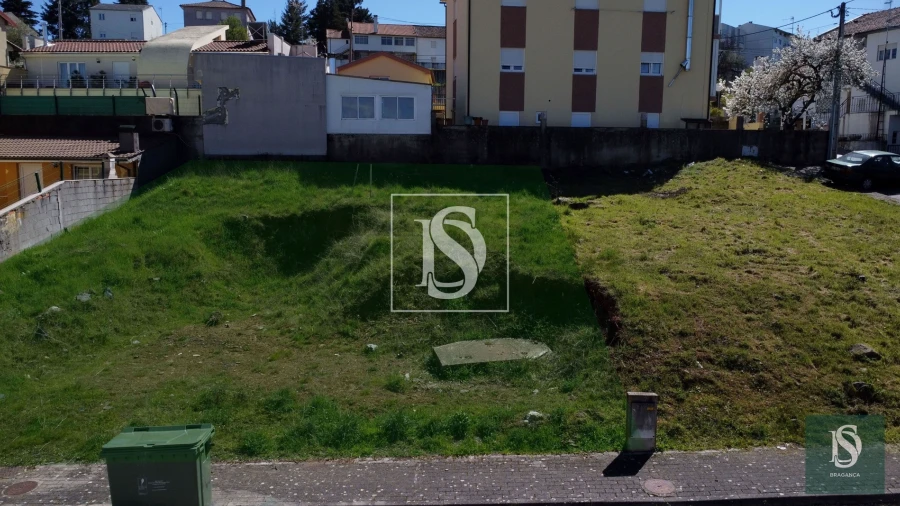 Terreno para Venda em Sé, Santa Maria e Meixedo