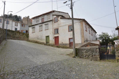 Moradia T5 para Venda em Sé, Santa Maria e Meixedo