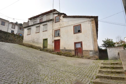 Moradia T5 para Venda em Sé, Santa Maria e Meixedo