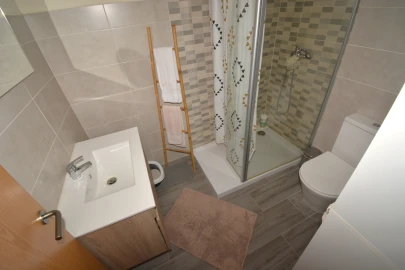 Apartamento T2 para Venda em Sé, Santa Maria e Meixedo