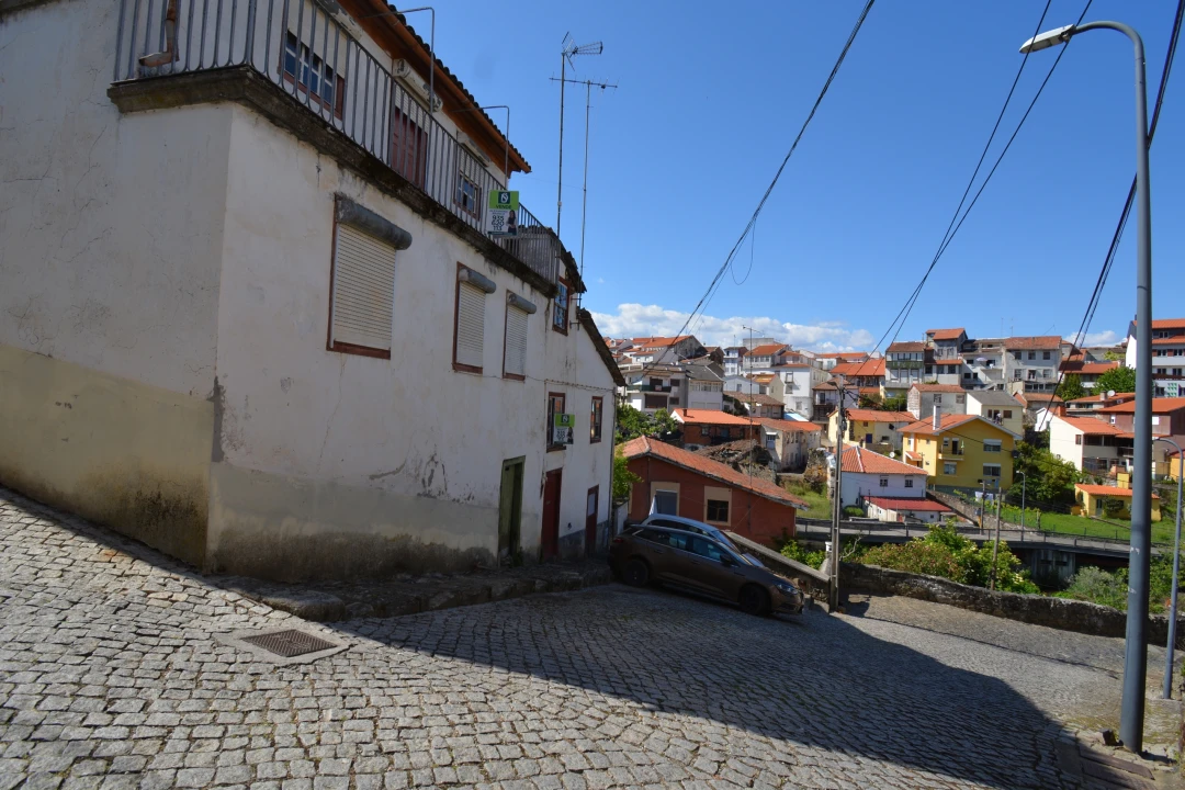 Moradia T0 para Venda em Sé, Santa Maria e Meixedo Foto 6