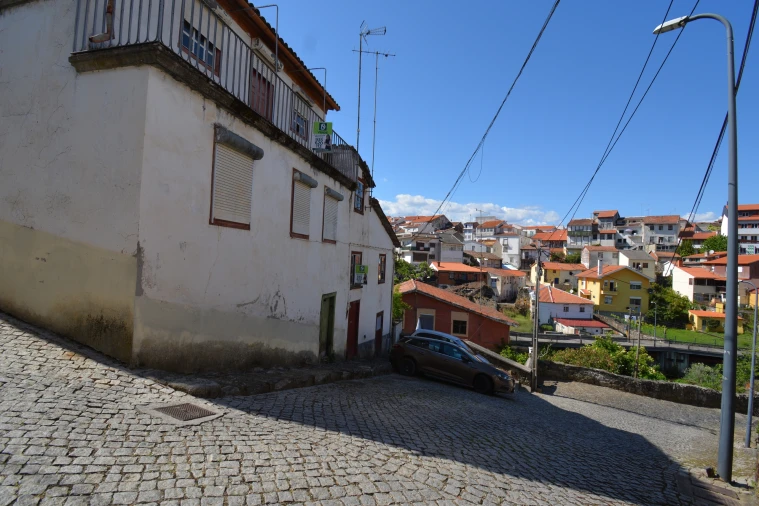 Moradia T0 para Venda em Sé, Santa Maria e Meixedo Foto 6