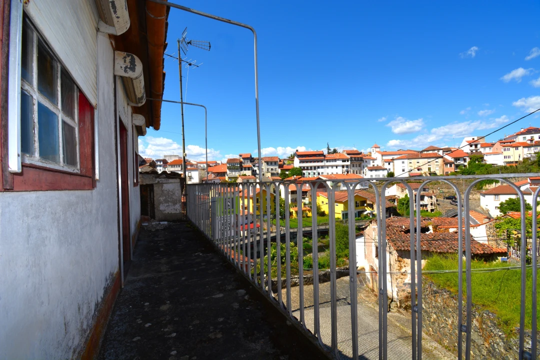 Moradia T0 para Venda em Sé, Santa Maria e Meixedo Foto 11