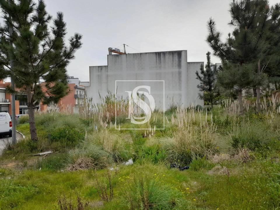 Terreno para Venda em Tavarede Foto 1