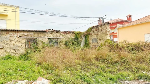 Terreno para Venda em Alqueidão