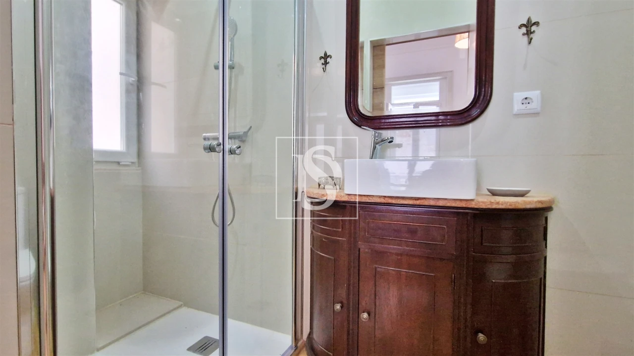 Moradia T8 para Venda em Buarcos Foto 3