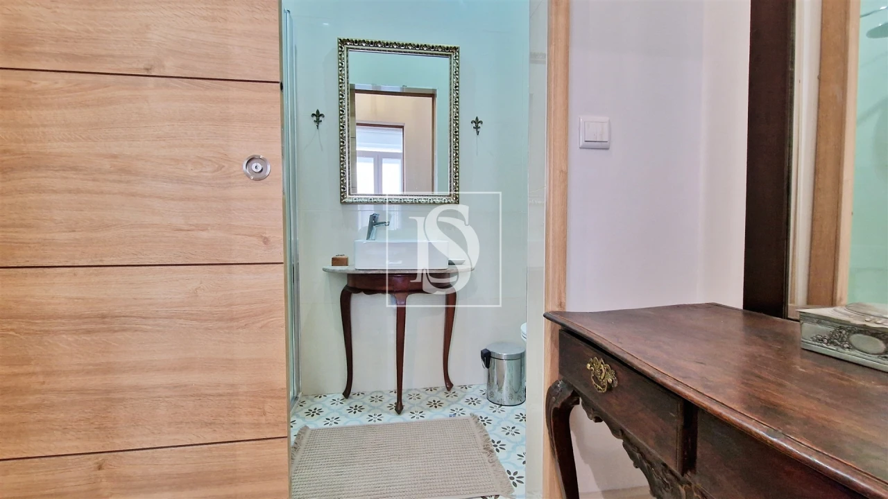 Moradia T8 para Venda em Buarcos Foto 6