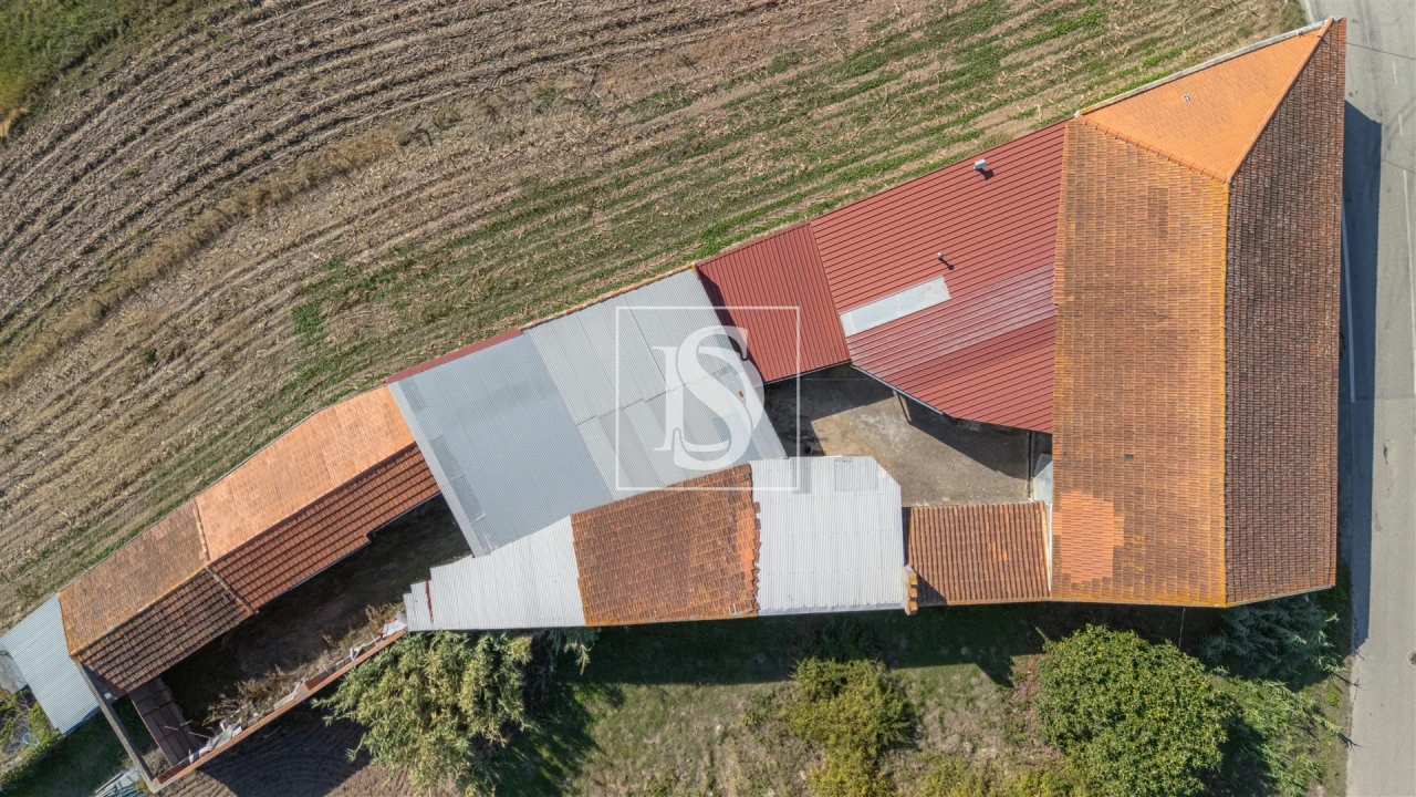 Moradia T3 para Venda em Alqueidão Foto 31