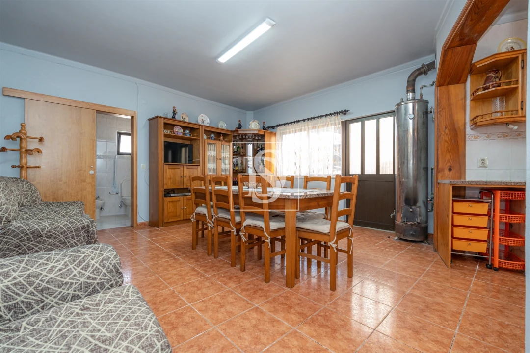 Moradia T3 para Venda em Alqueidão Foto 5