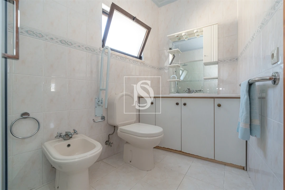 Moradia T3 para Venda em Alqueidão Foto 2