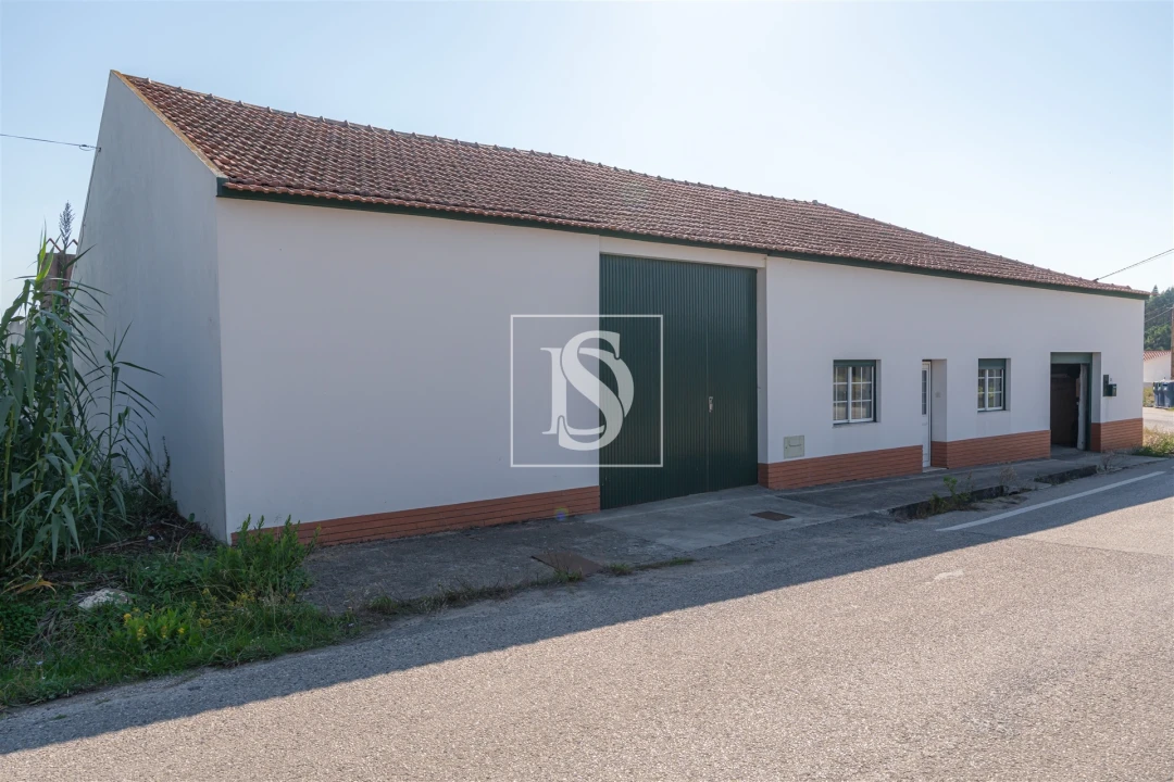 Moradia T3 para Venda em Alqueidão Foto 54