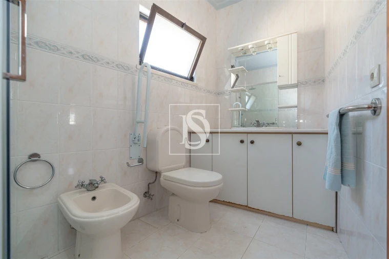 Moradia T3 para Venda em Alqueidão Foto 2