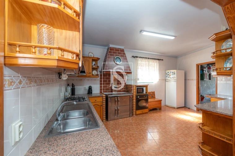 Moradia T3 para Venda em Alqueidão Foto 51