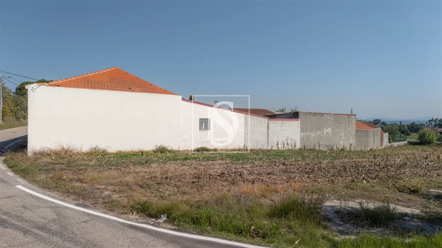 Moradia T3 para Venda em Alqueidão Foto 17