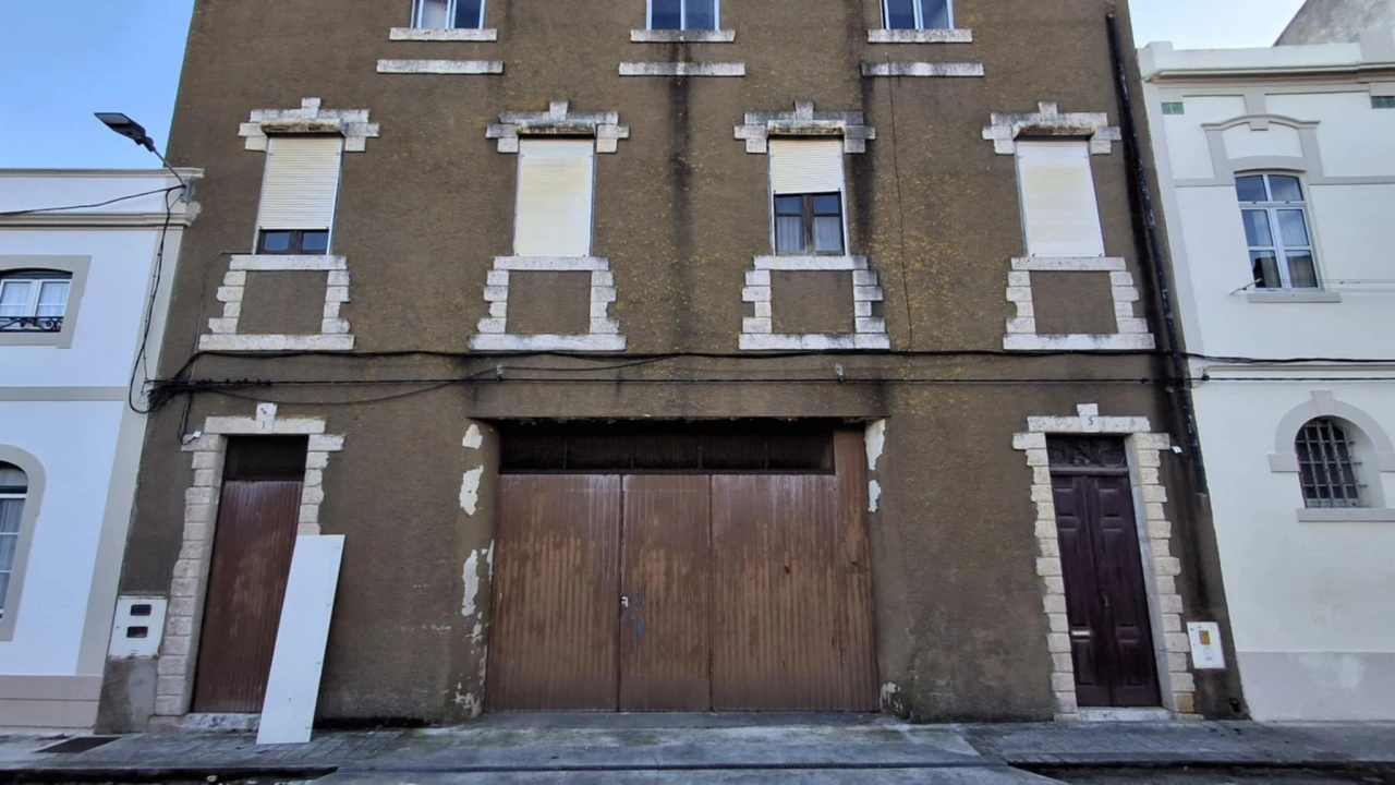 Prédio para Venda em Buarcos Foto 78