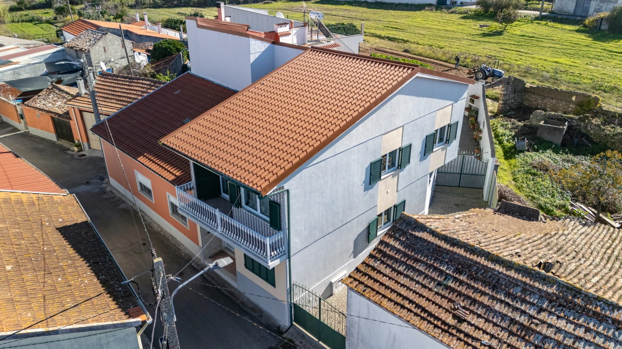 Moradia T7 para Venda em Alqueidão Foto 5