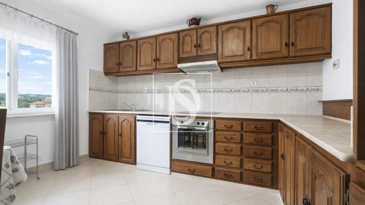 Moradia T7 para Venda em Alqueidão Foto 32