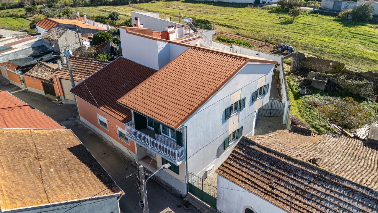 Moradia T7 para Venda em Alqueidão Foto 33