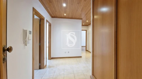 Apartamento T3 para Venda em Santa Clara e Castelo Viegas