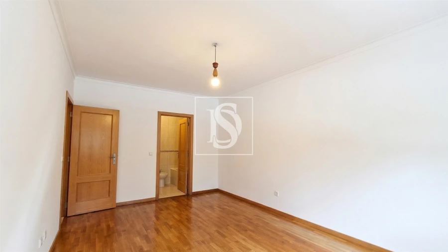 Apartamento T3 para Venda em Santa Clara e Castelo Viegas Foto 17