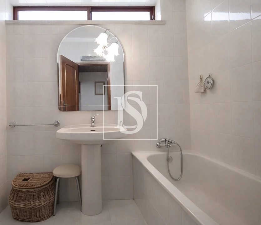 Apartamento T2 para Venda em Buarcos Foto 16