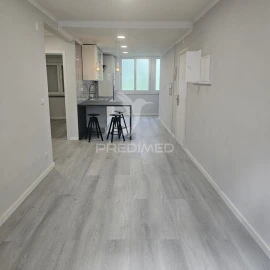 Apartamento T2 para Venda em Benfica