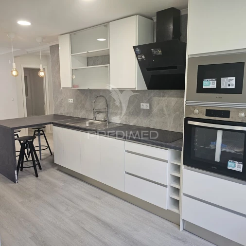 Apartamento T2 para Venda em Benfica Foto 3
