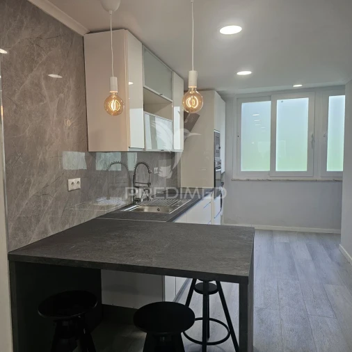 Apartamento T2 para Venda em Benfica Foto 7