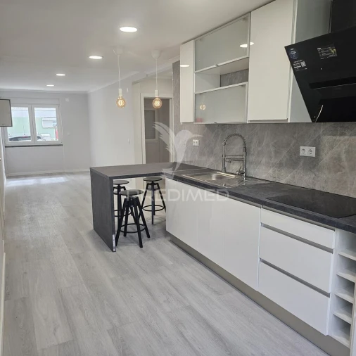 Apartamento T2 para Venda em Benfica Foto 2