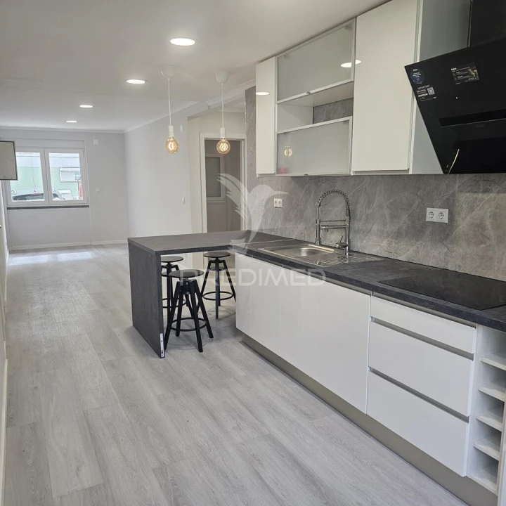 Apartamento T2 para Venda em Benfica Foto 6