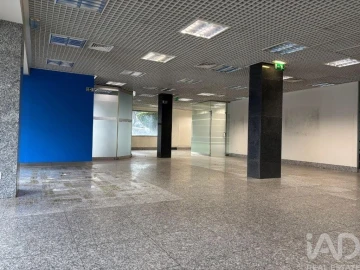 Loja para Venda em Póvoa de Santo Adrião e Olival Basto