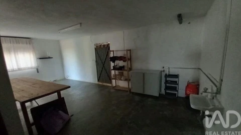 Moradia T3 para Venda em Alcobaça e Vestiaria