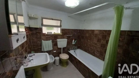 Moradia T3 para Venda em Alcobaça e Vestiaria