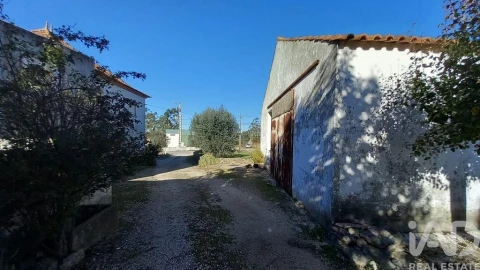 Moradia T3 para Venda em Alcobaça e Vestiaria