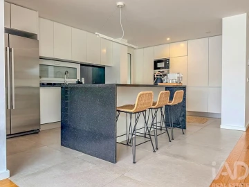 Apartamento T3 para Arrendamento em Leiria, Pousos, Barreira e Cortes