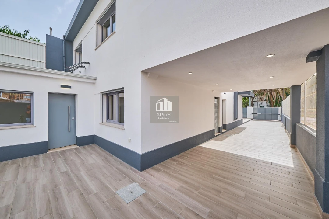 Moradia T5 para Venda em Costa da Caparica Foto 4