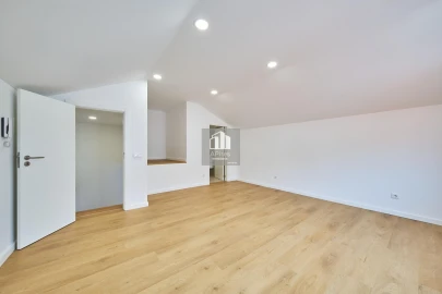 Moradia T5 para Venda em Costa da Caparica