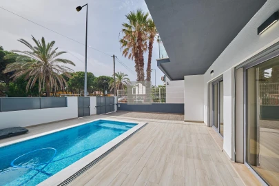 Moradia T5 para Venda em Costa da Caparica