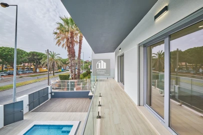 Moradia T5 para Venda em Costa da Caparica