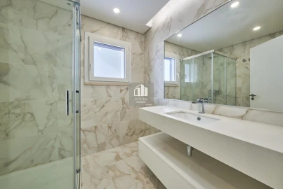 Moradia T5 para Venda em Costa da Caparica