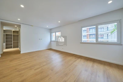 Moradia T5 para Venda em Costa da Caparica