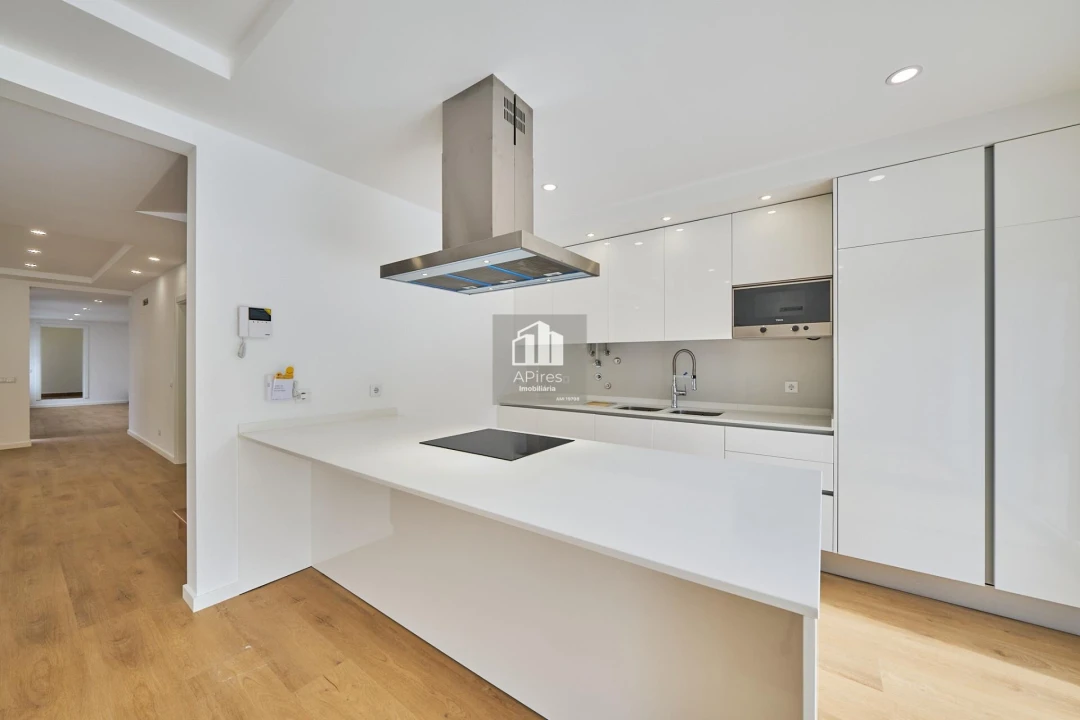 Moradia T5 para Venda em Costa da Caparica Foto 23